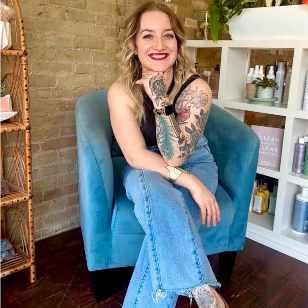 Meet your Posher, Alyson